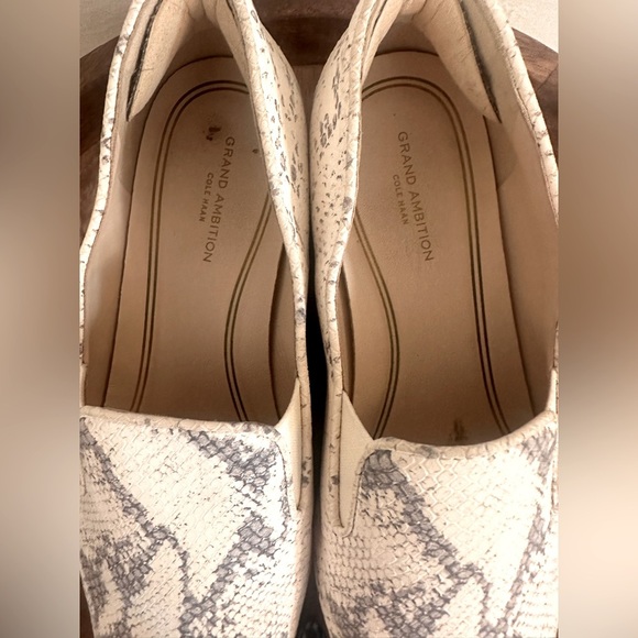 Grand Ambition Slip On  Loafer- Cole Haan Womens 9 - Picture 4 of 6